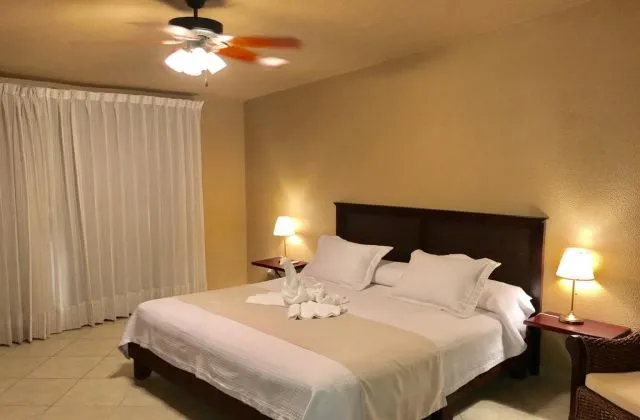 Ocean Manor Beach Resort suite